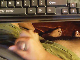 My Lesbian Stepsister Gave Me a Handjob